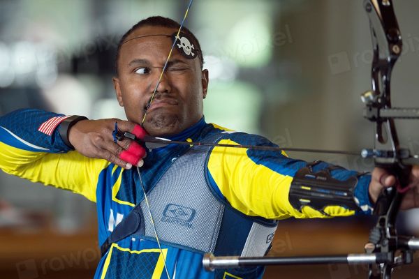 A beginner aiming a bow, choosing their first crossbow setup